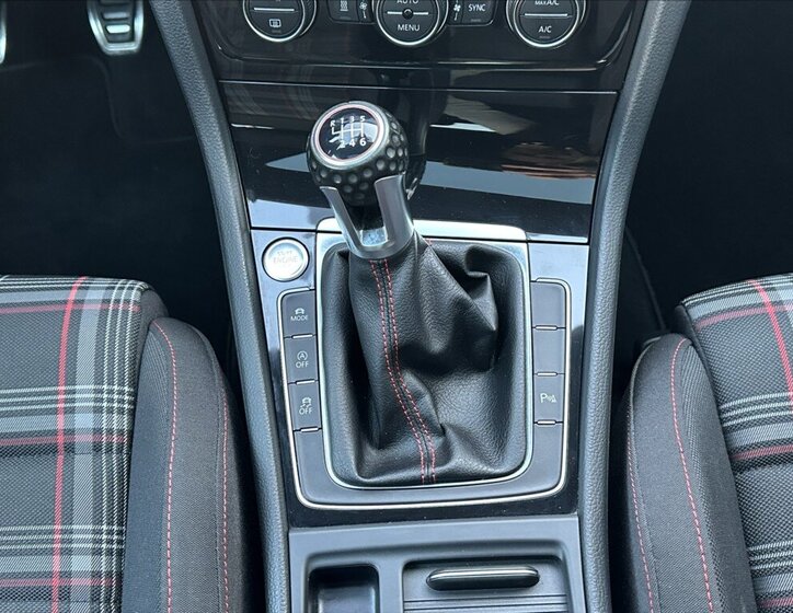 Volkswagen Golf Hatchback 2,0 l 180 kw