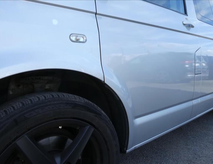 Volkswagen Caravelle 15