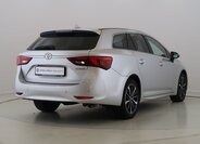 Toyota Avensis Kombi 2,0 l 105 kw