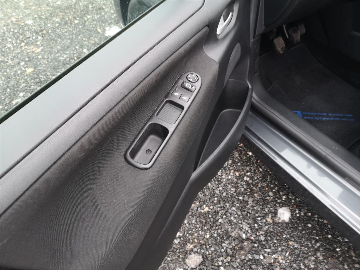 Peugeot 207 Hatchback 1,4 l 54 kw