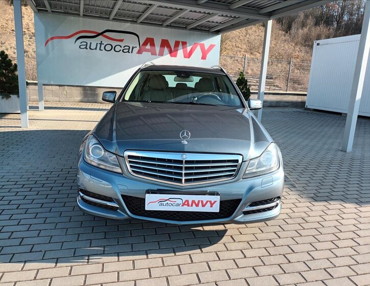 Mercedes-Benz Třídy C Kombi 2,1 l 100 kw