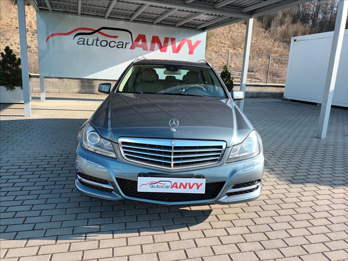 Mercedes-Benz Třídy C Kombi 2,1 l 100 kw