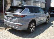 Mitsubishi Outlander 4