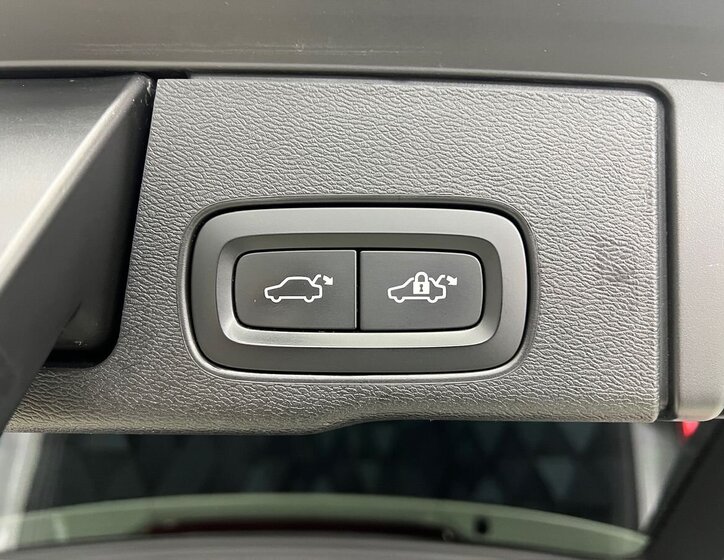 Volvo XC60 SUV / Terénní 2,0 l 288 kw