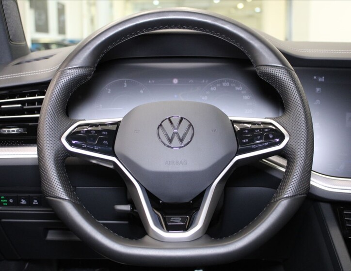 Volkswagen Touareg 9