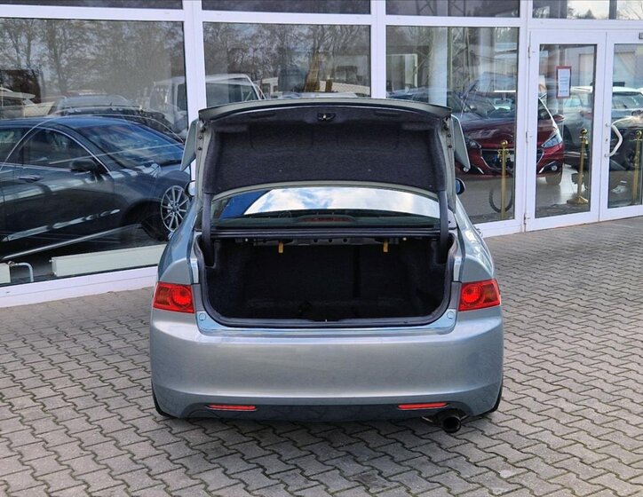 Honda Accord Sedan / Limuzína 2,0 l 114 kw