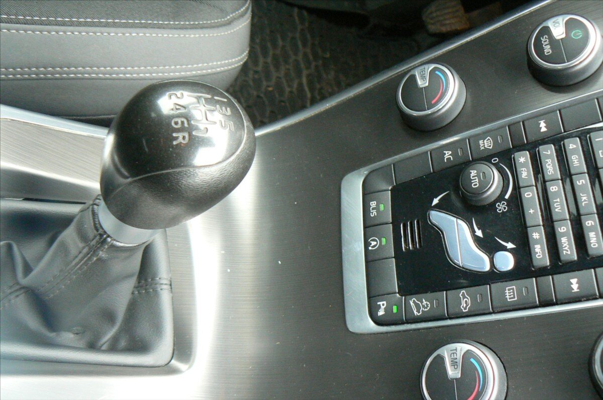 Volvo XC60 SUV 2,4 l 120 kw