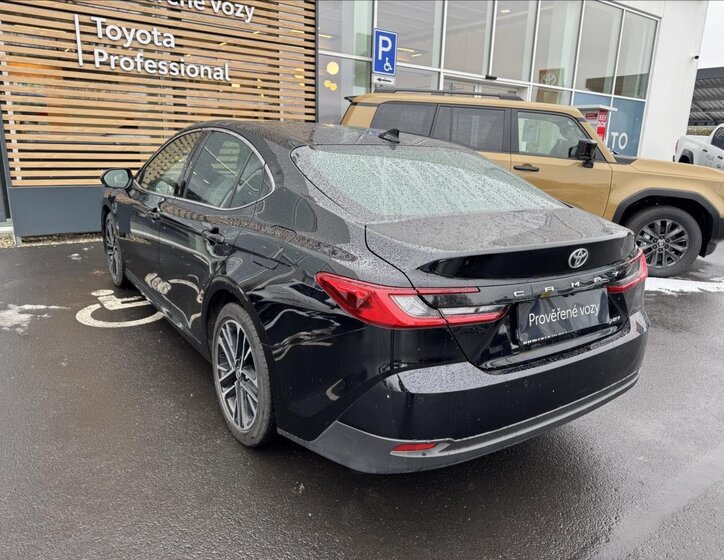 Toyota Camry Sedan 2,5 l 137 kw
