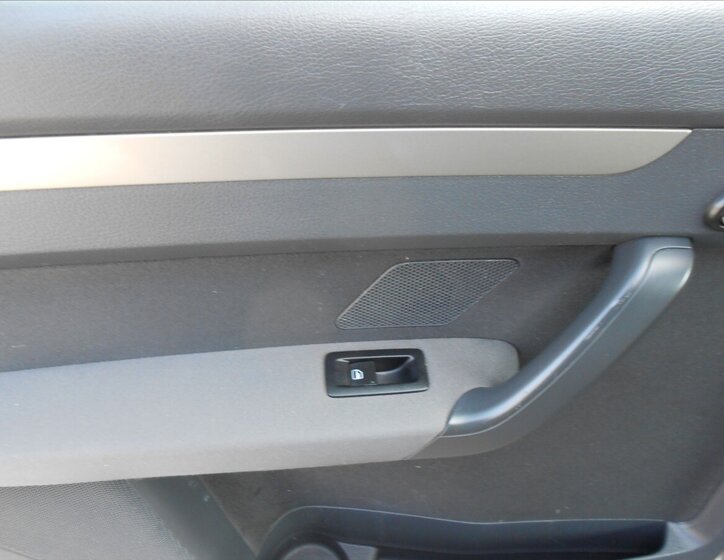 Volkswagen Touran Kombi 2,0 l 103 kw