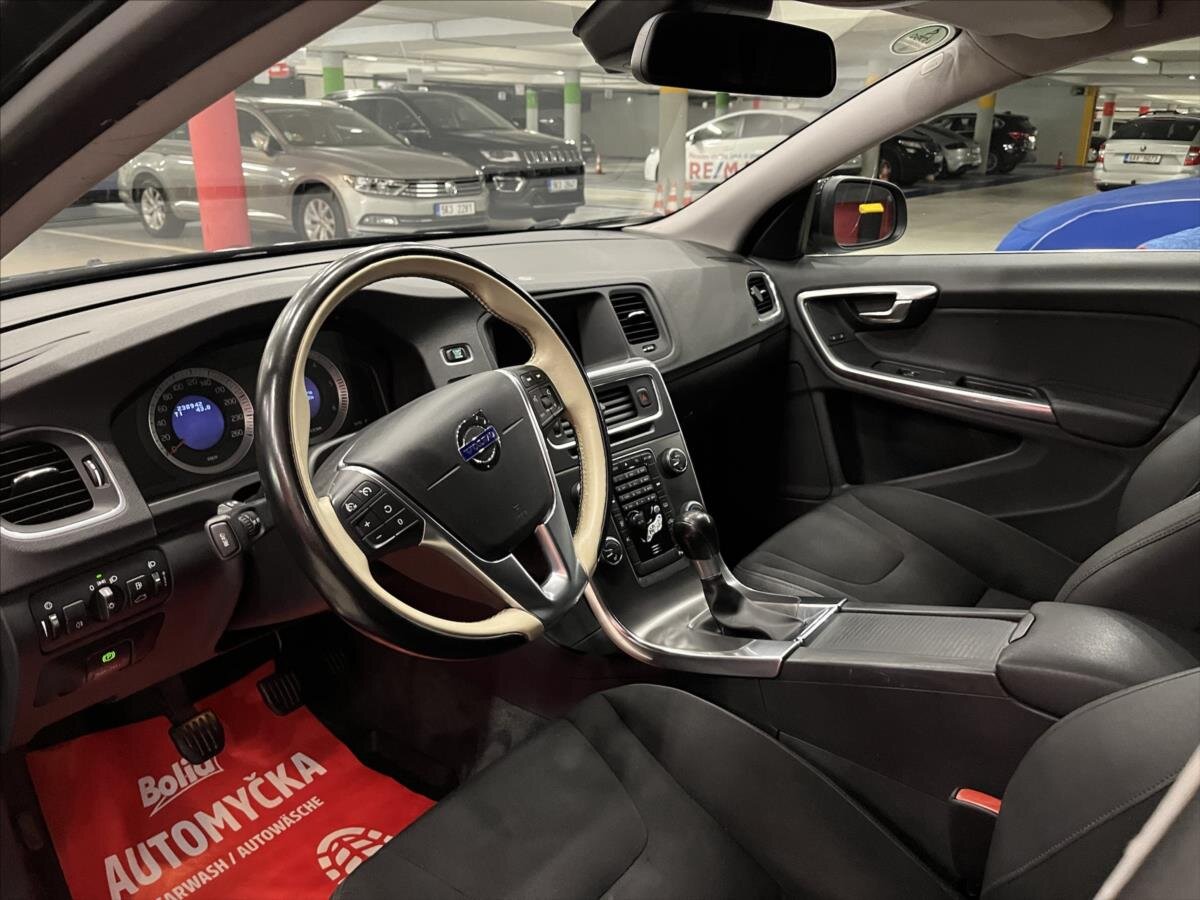 Volvo V60 Kombi 2,0 l 120 kw