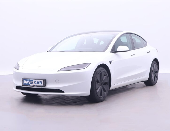 Tesla Model 3 Sedan / Limuzína 0,0 208 kw