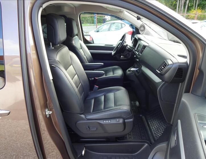 Peugeot Traveller 33