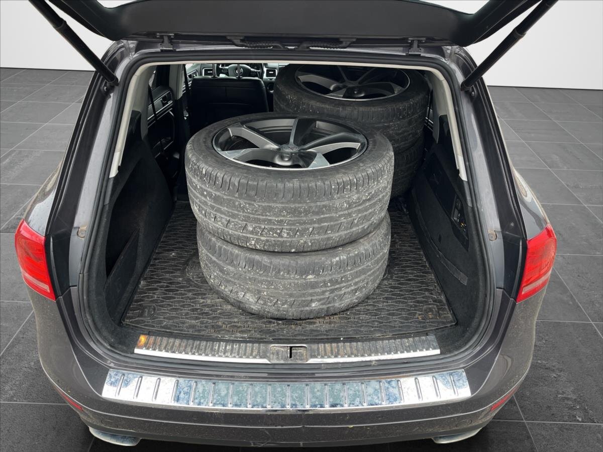 Volkswagen Touareg SUV 3,0 l 150 kw