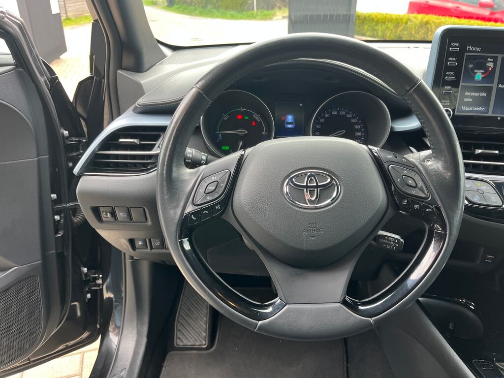 Toyota C-HR SUV / Terénní 1,8 l 72 kw