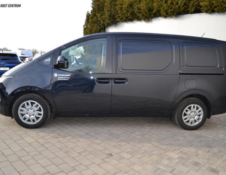 Hyundai Staria 2