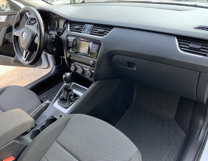 Škoda Octavia 12