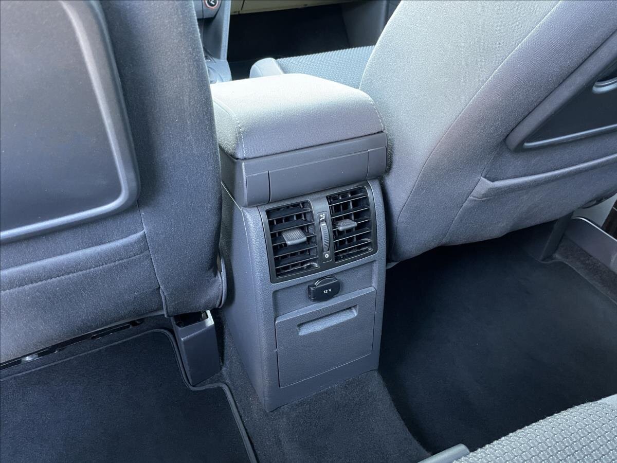 Volkswagen Touran MPV 1,6 l 77 kw