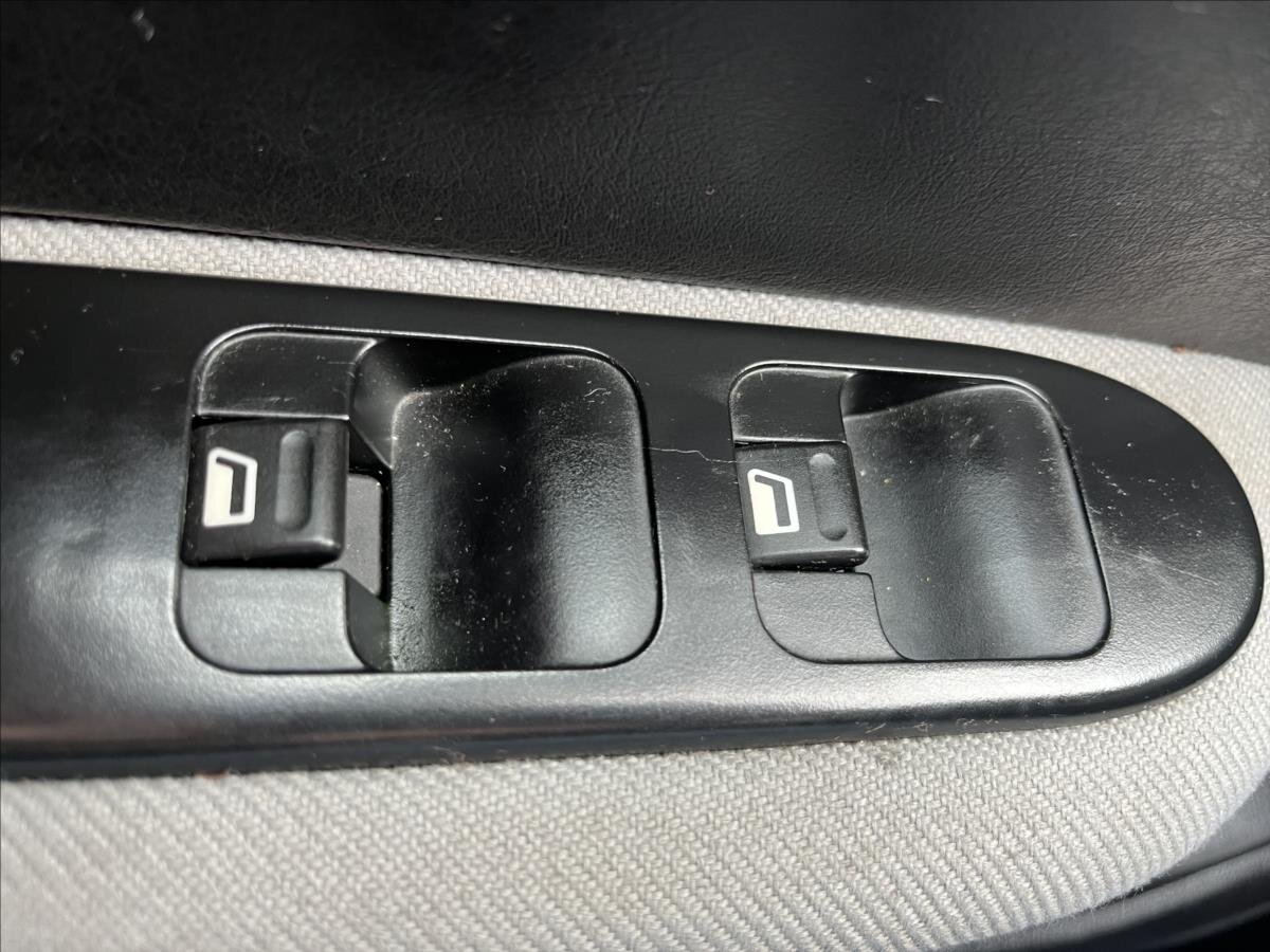 Peugeot 307 Hatchback 1,4 l 65 kw