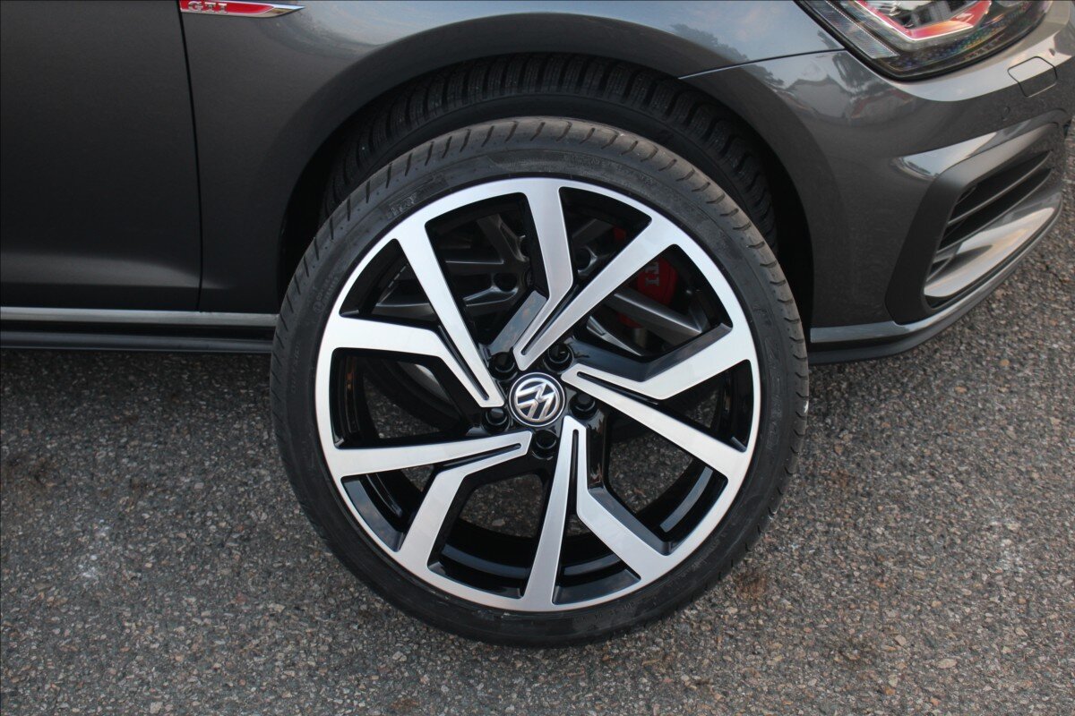 Volkswagen Golf Hatchback 2,0 l 180 kw