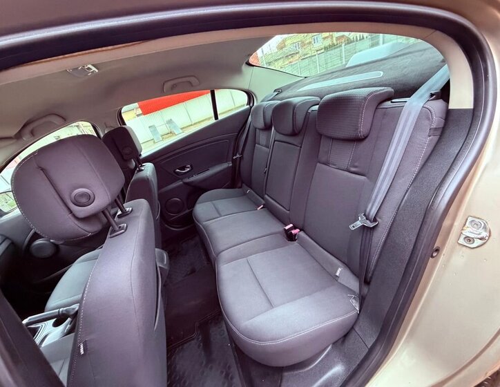 Renault Fluence Sedan / Limuzína 1,6 l 81 kw