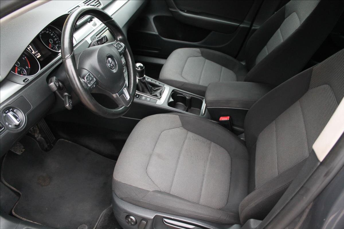 Volkswagen Passat Kombi 1,6 l 77 kw