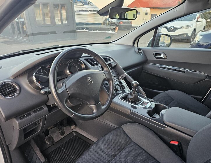 Peugeot 3008 SUV 1,2 l 96 kw