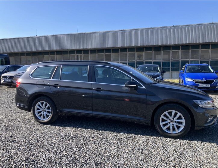Volkswagen Passat Kombi 2,0 l 110 kw