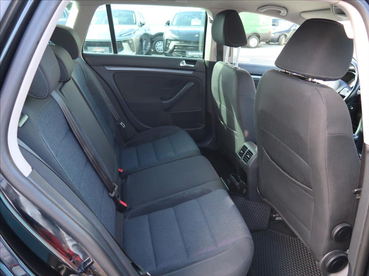 Volkswagen Golf Kombi 1,6 l 77 kw