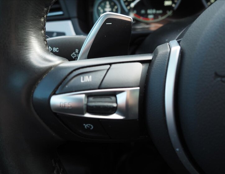 BMW Řada 5 Kombi 3,0 l 190 kw