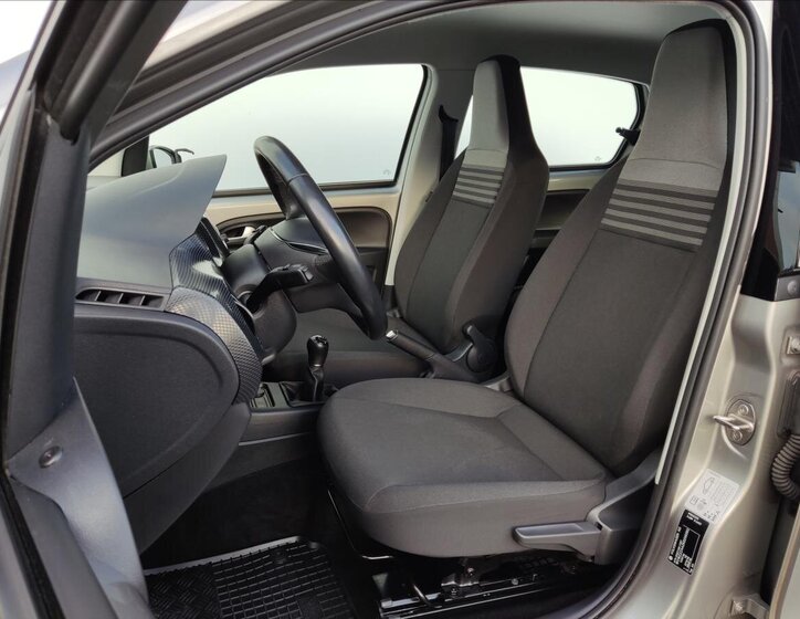 Volkswagen up! 6