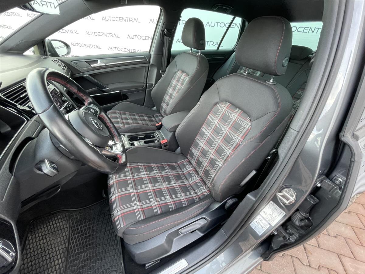 Volkswagen Golf Hatchback 2,0 l 210 kw