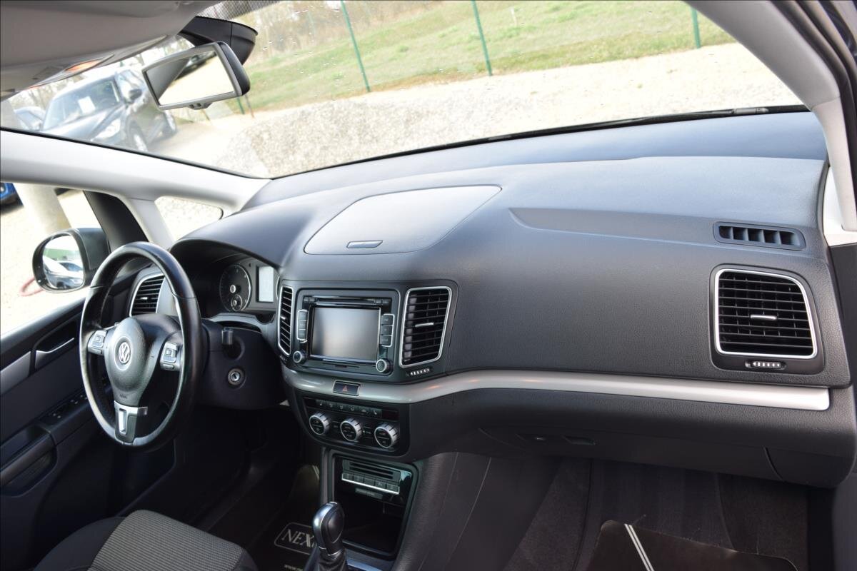Volkswagen Sharan MPV 2,0 l 103 kw