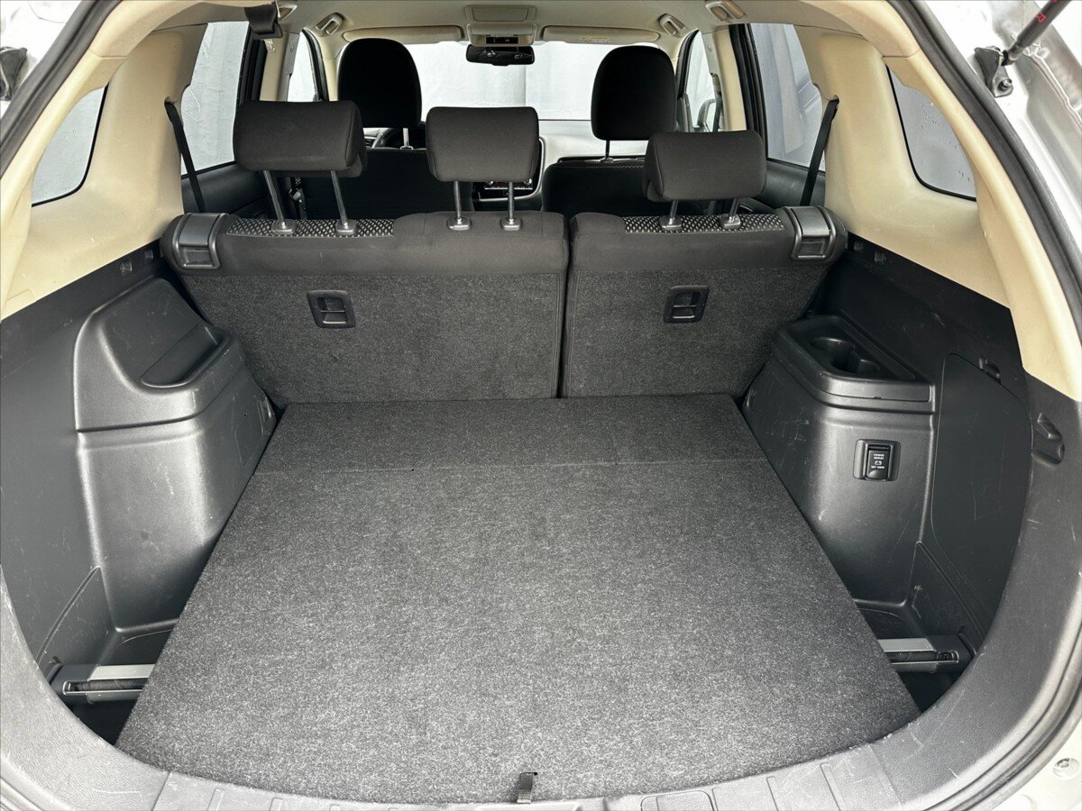 Mitsubishi Outlander Kombi 2,0 l 110 kw