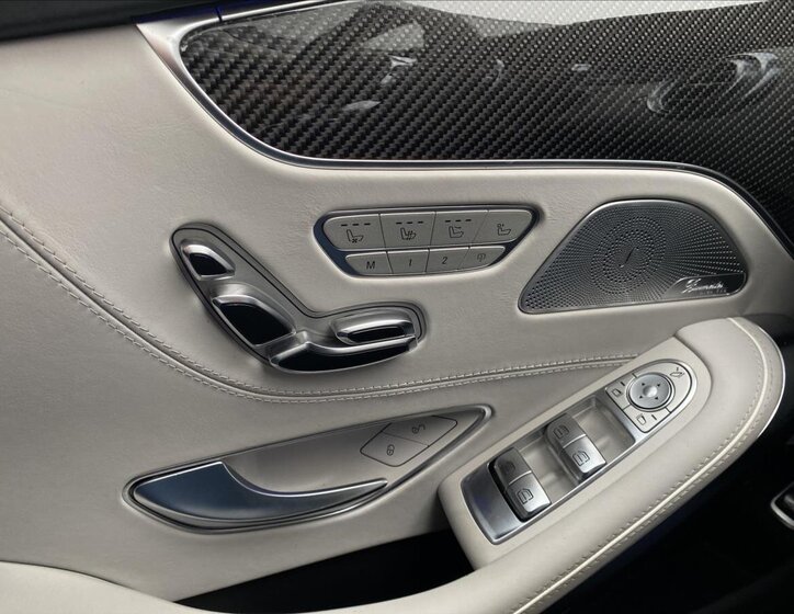 Mercedes-Benz Třídy S Kupé 4,0 l 450 kw