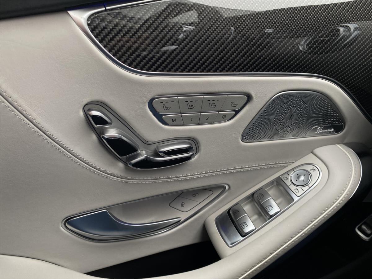 Mercedes-Benz Třídy S Kupé 4,0 l 450 kw