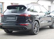 Porsche Cayenne SUV 4,1 l 283 kw