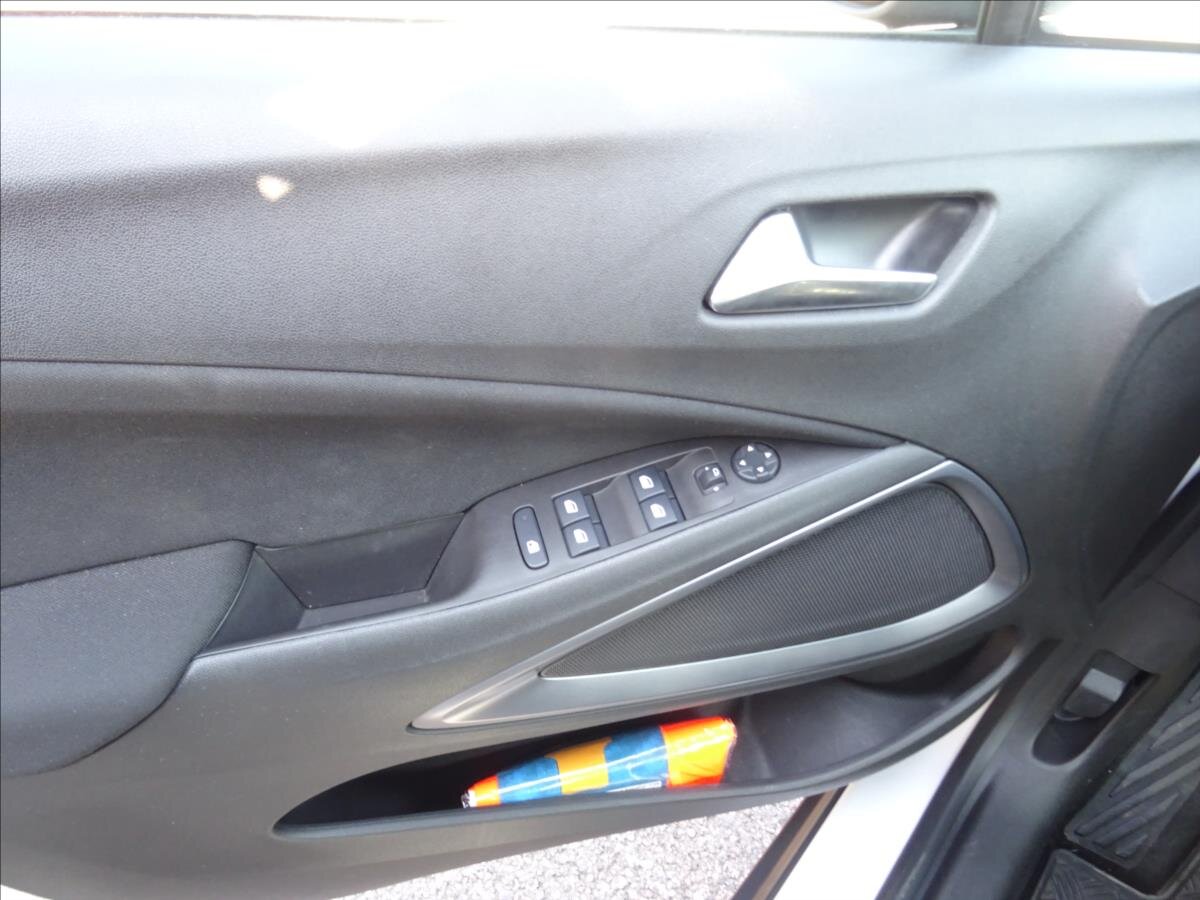 Opel Crossland X MPV 1,2 l 61 kw