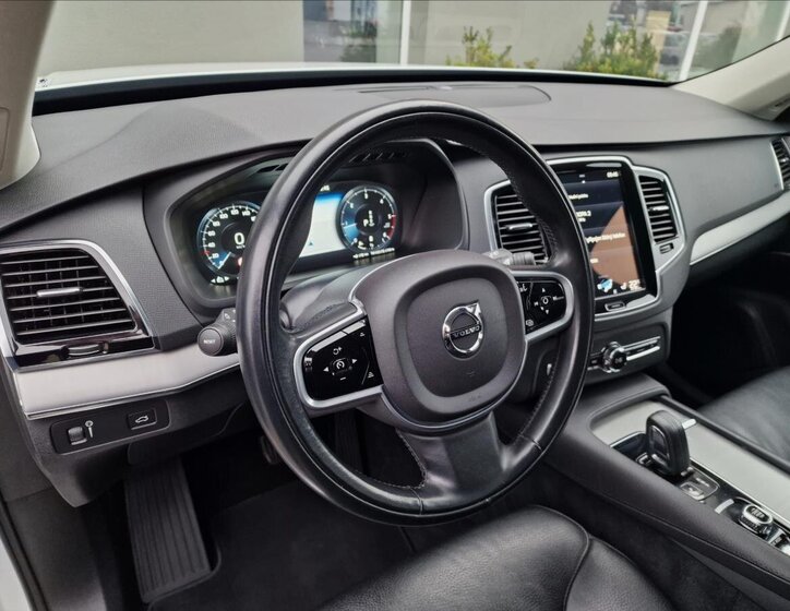 Volvo XC90 20