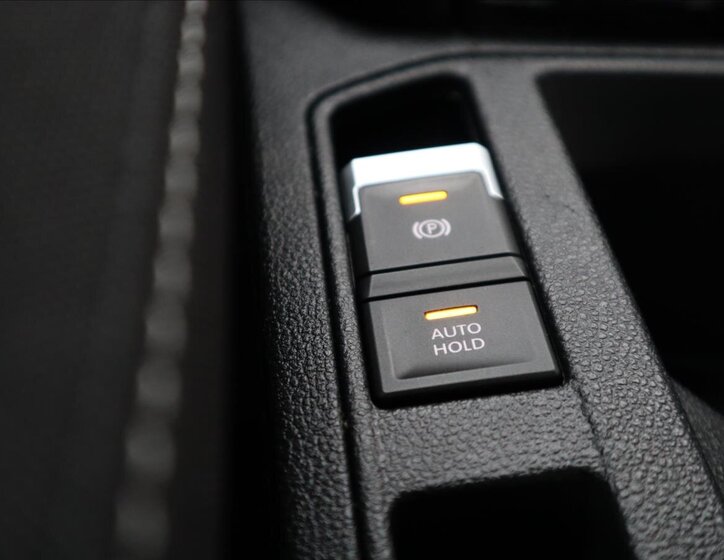 Volkswagen T-Roc CUV / Crossover 1,6 l 85 kw