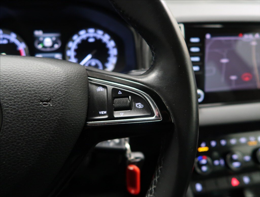 Škoda Karoq SUV 1,5 l 110 kw