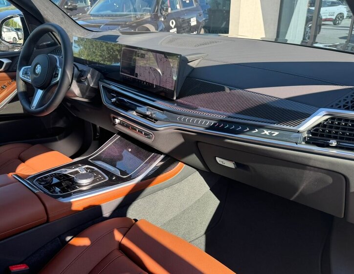 BMW X7 SUV / Terénní 3,0 l 250 kw