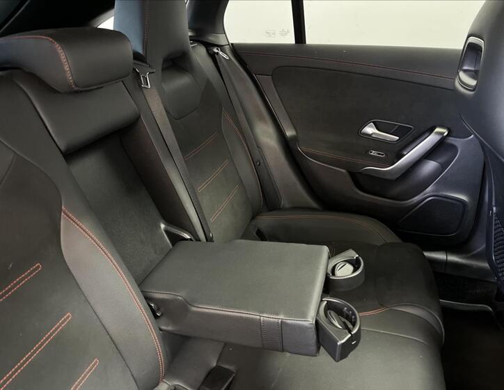 Mercedes-Benz CLA 21