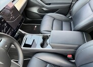 Tesla Model 3 32