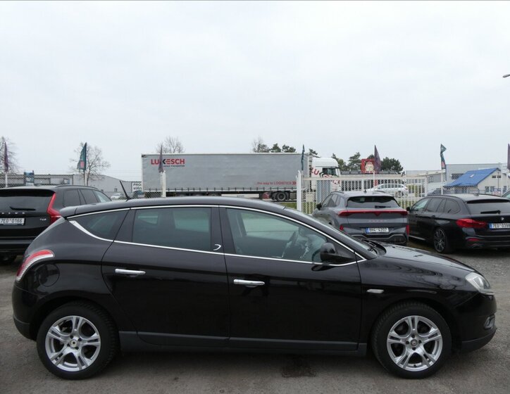 Lancia Delta Hatchback 1,4 l 88 kw