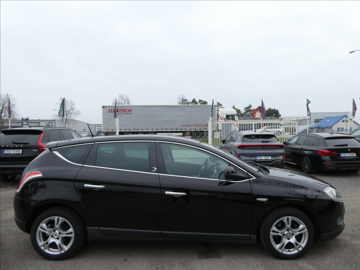 Lancia Delta Hatchback 1,4 l 88 kw