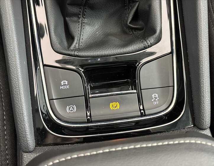 Škoda Karoq SUV / Terénní 1,5 l 110 kw