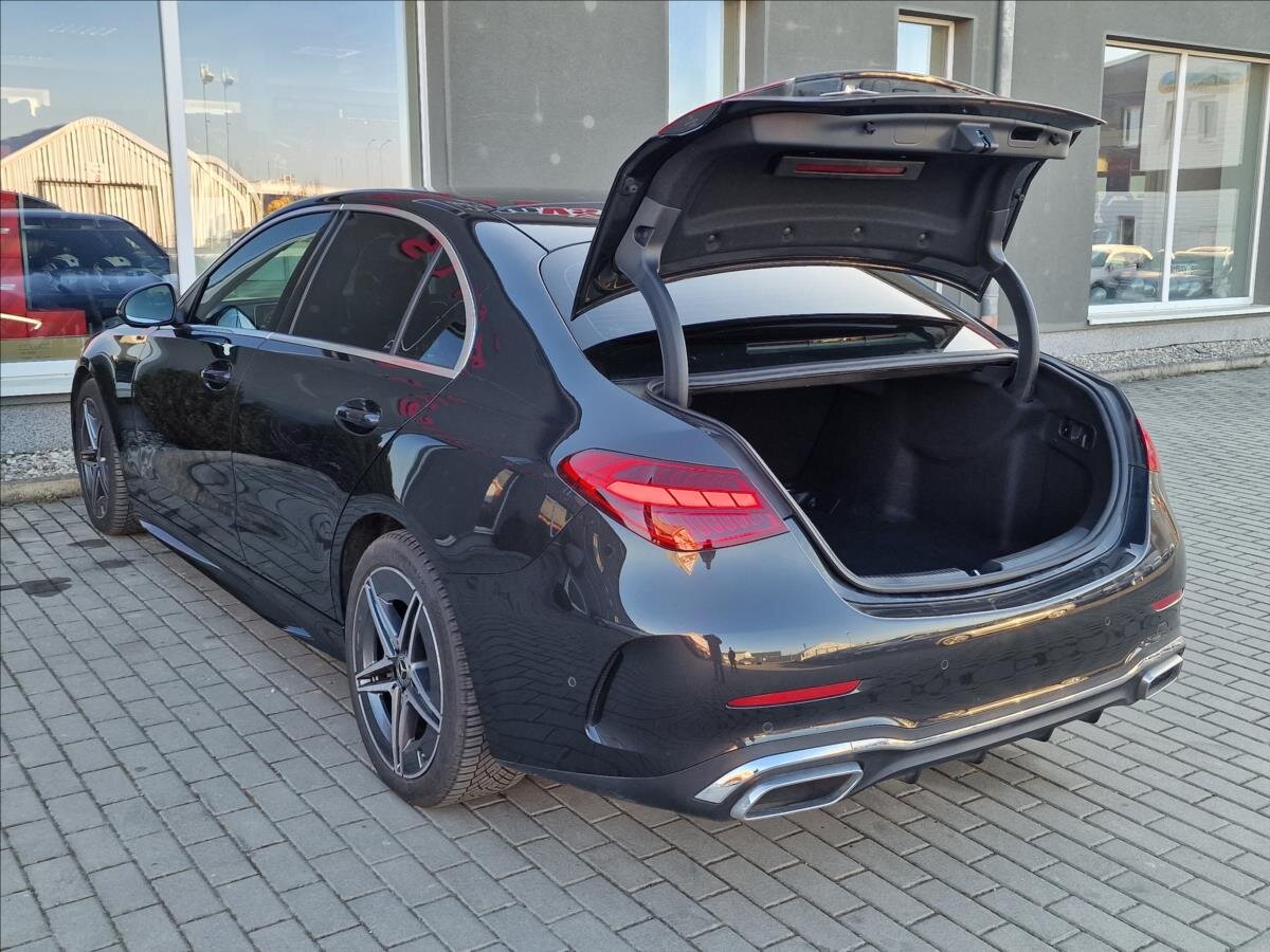 Mercedes-Benz Třídy C Sedan / Limuzína 2,0 l 147 kw