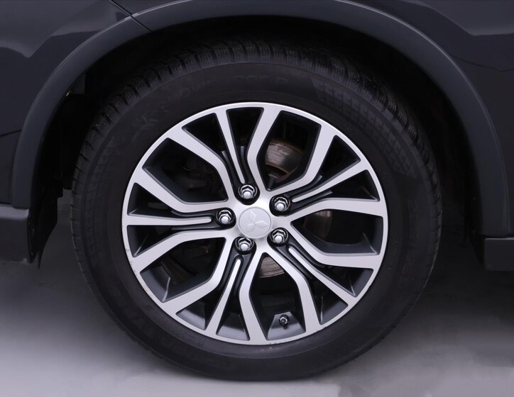 Mitsubishi Outlander 35