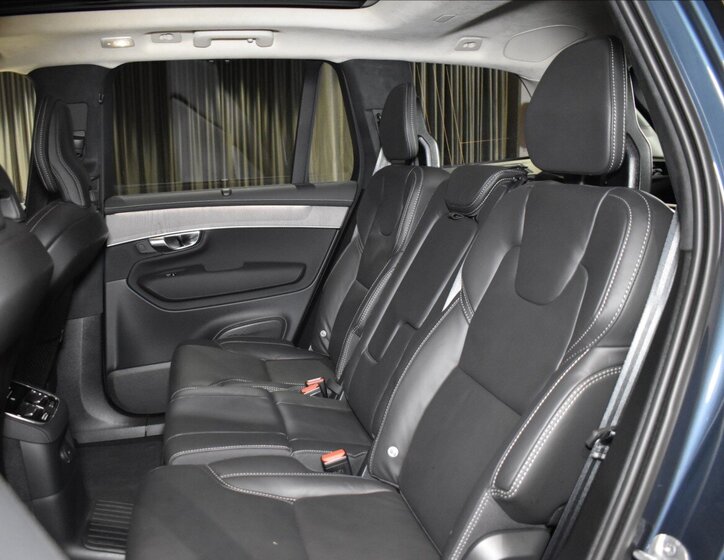 Volvo XC90 SUV / Terénní 2,0 l 228 kw