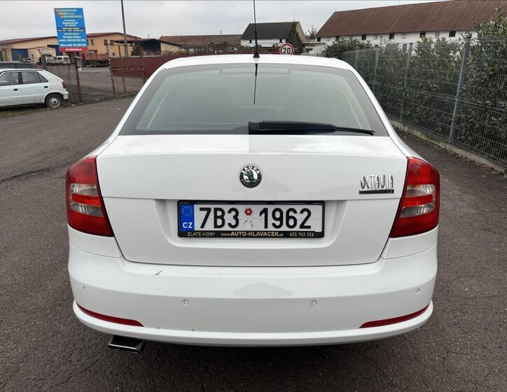 Škoda Octavia Sedan / Limuzína 1,6 l 75 kw